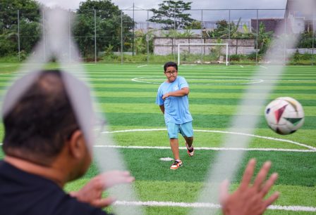 perbedaan mini soccer dengan futsal